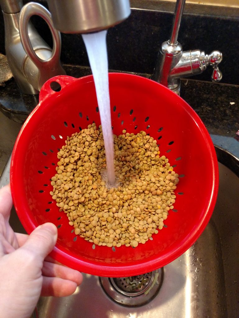 rinsing lentils