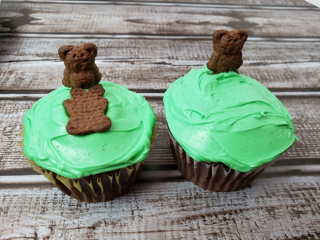 2 Groundhog Day Shadow Cupcakes; one with his shadow and one without