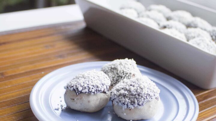 Image for Snow Capped Pecan Shortbread Cookies