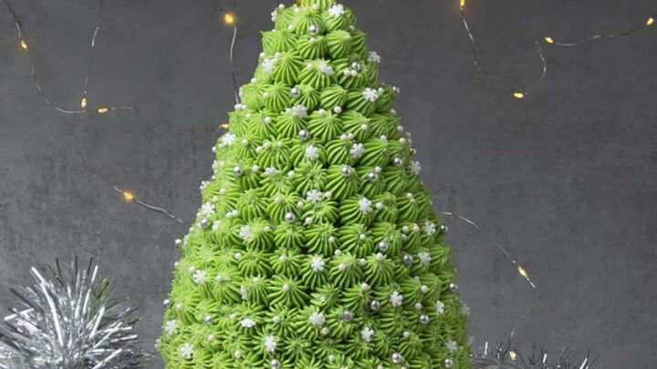 Christmas-tree-cake