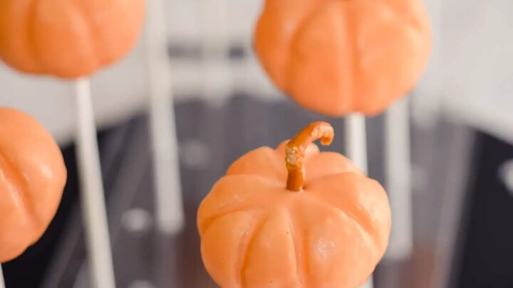 Image for Pumpkin Cake Pops Recipe (Vanilla or Pumpkin Spice)
