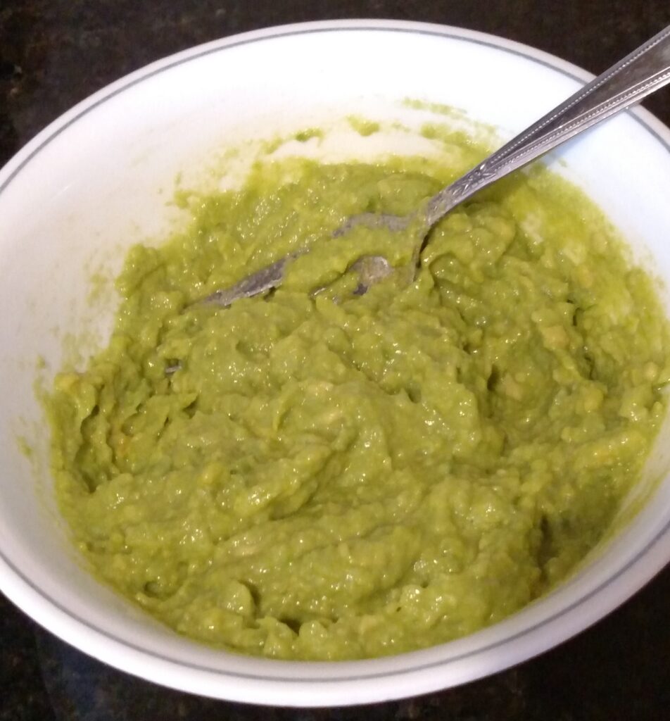 guacamole in bowl