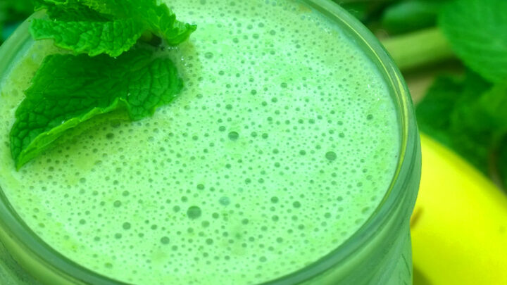 Image for Vegan Minty Shamrock Smoothie with Beet Greens and Banana (Gluten-Free / Paleo)