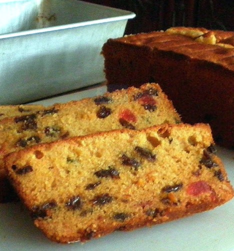 2 slices of light fruit cake