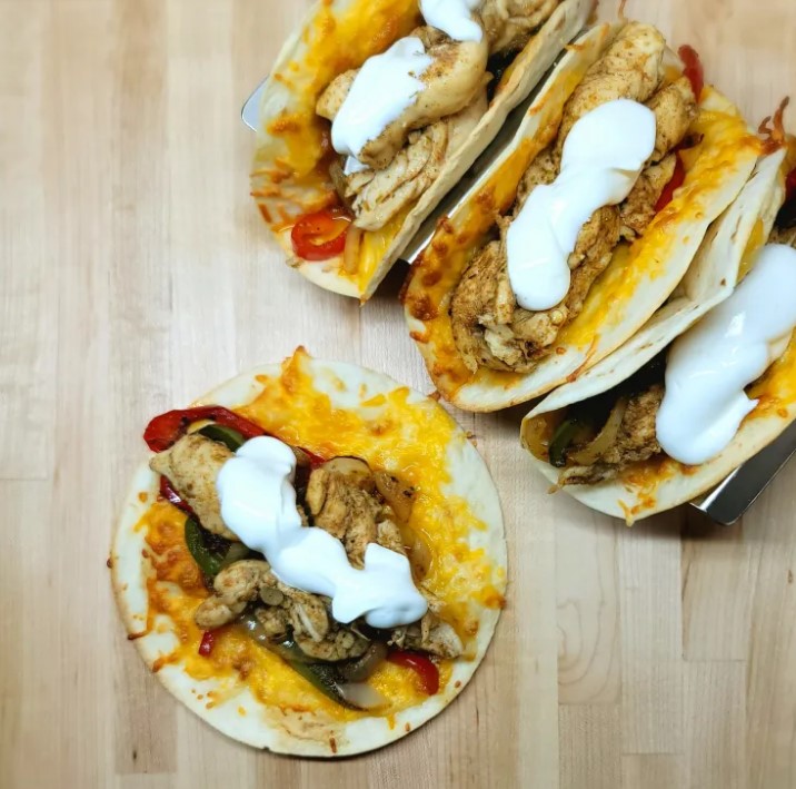 Cheesy Chicken Fajita Tacos