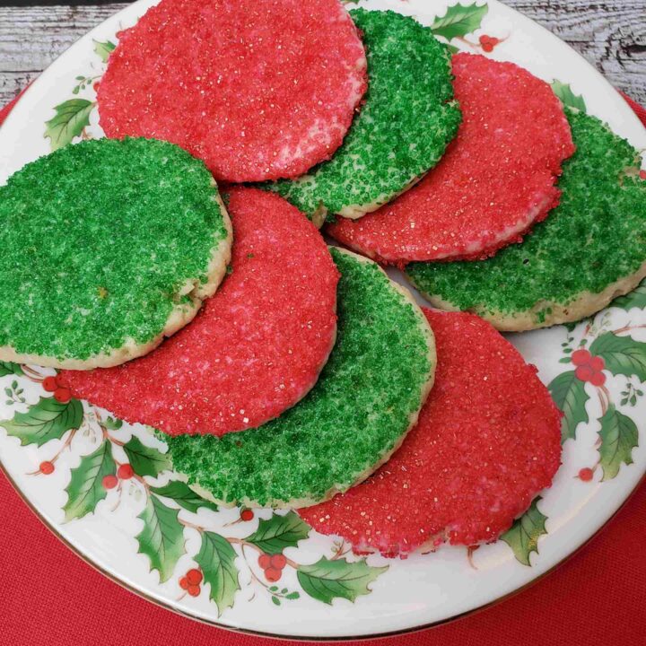 Norwegian Cookies on a Christmas plate