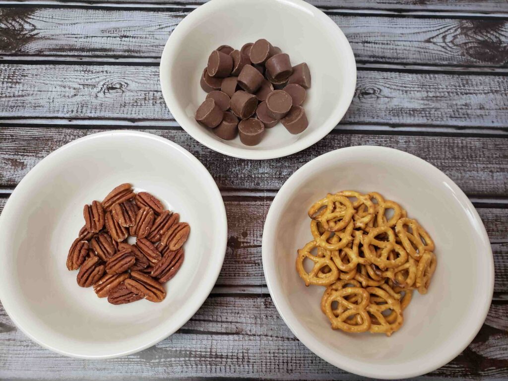 ingredients for caramel pretzel turtles